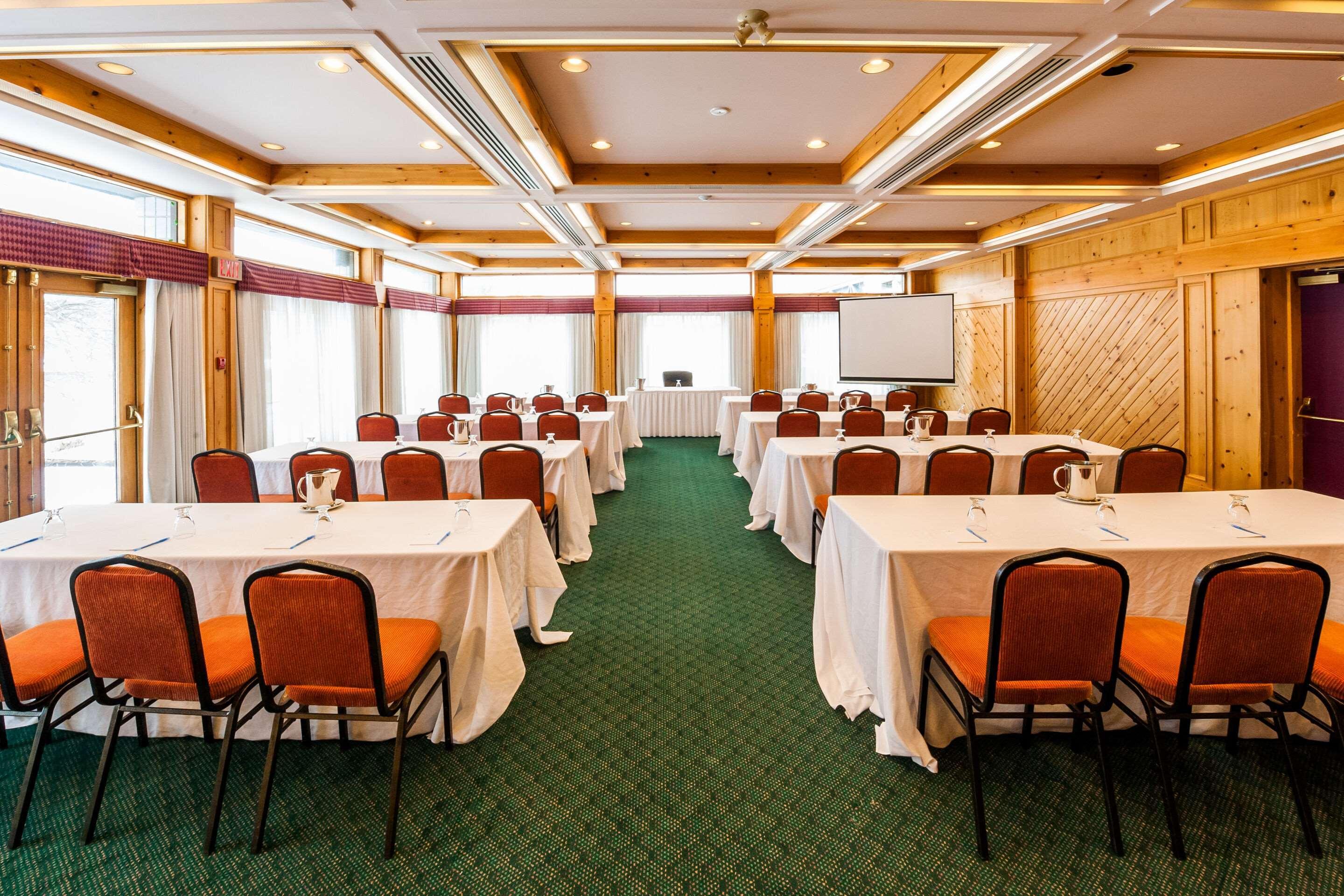Pinestone Resort, Conference Centre, Spa & Golf Course Haliburton Exteriör bild