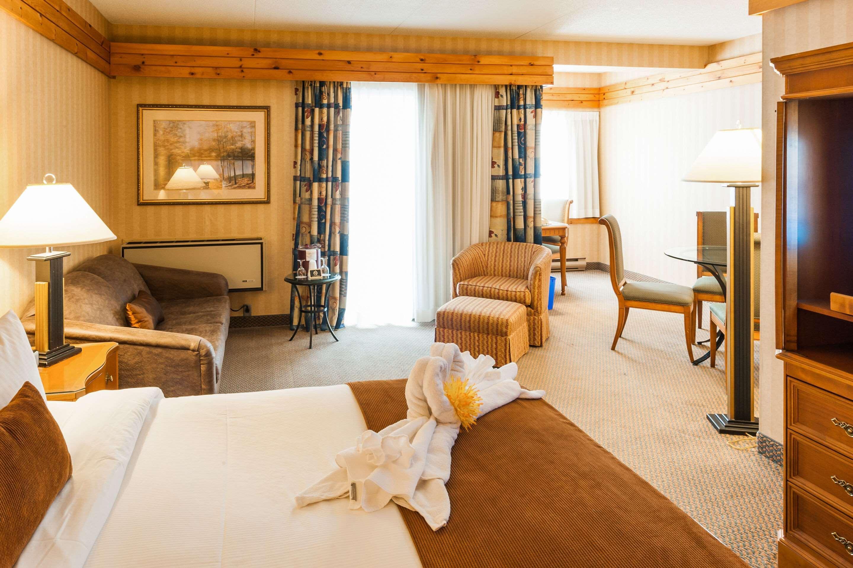 Pinestone Resort, Conference Centre, Spa & Golf Course Haliburton Exteriör bild
