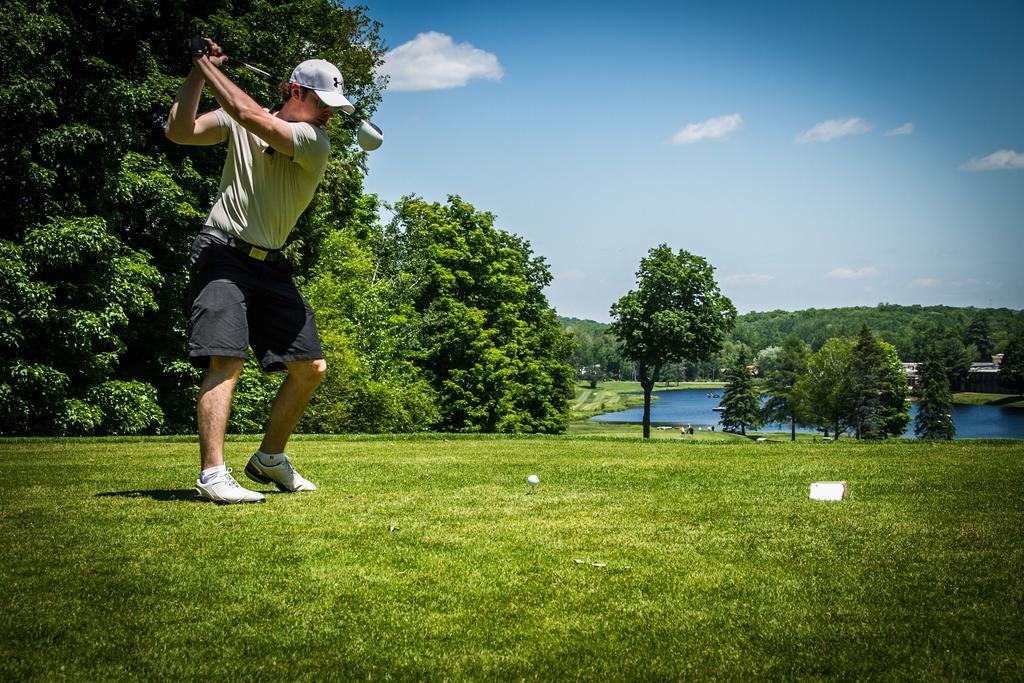 Pinestone Resort, Conference Centre, Spa & Golf Course Haliburton Exteriör bild